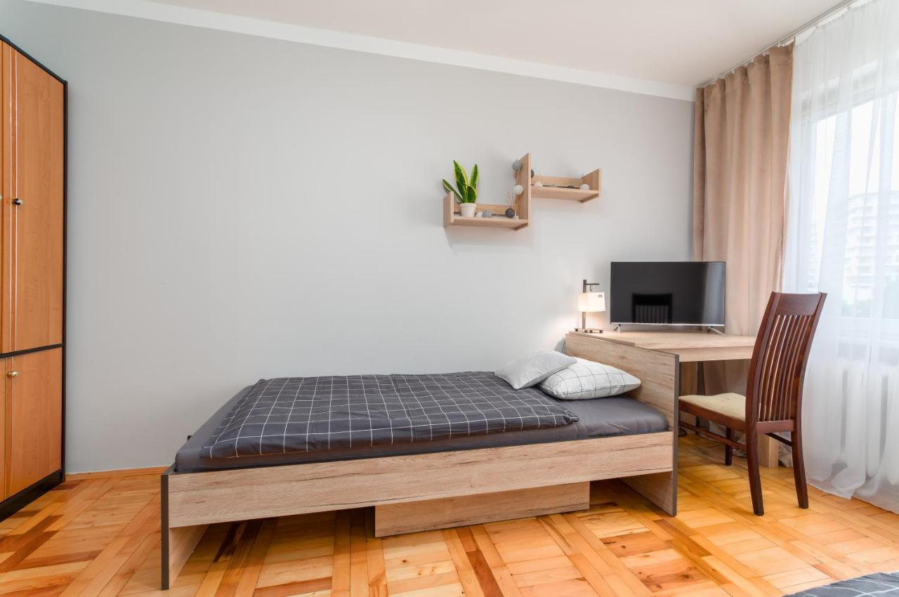 Two Bedrooms Apartment Faktura Fast Check-In 24H Rzeszow Bagian luar foto