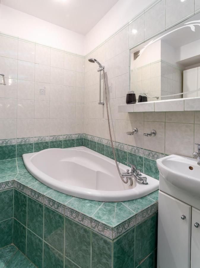 Two Bedrooms Apartment Faktura Fast Check-In 24H Rzeszow Bagian luar foto